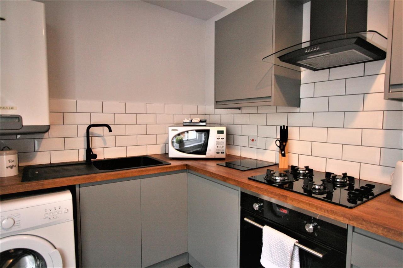 Nelson By The Docks Serviced Apartments By Roomsbooked Глостър Екстериор снимка