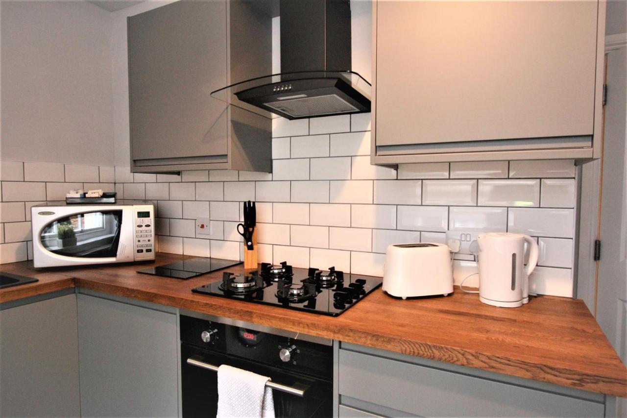Nelson By The Docks Serviced Apartments By Roomsbooked Глостър Екстериор снимка